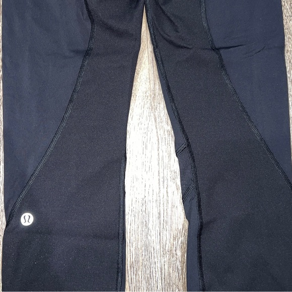 Lululemon Leggings with Mesh Detail and Pockets - Picture 3 of 10